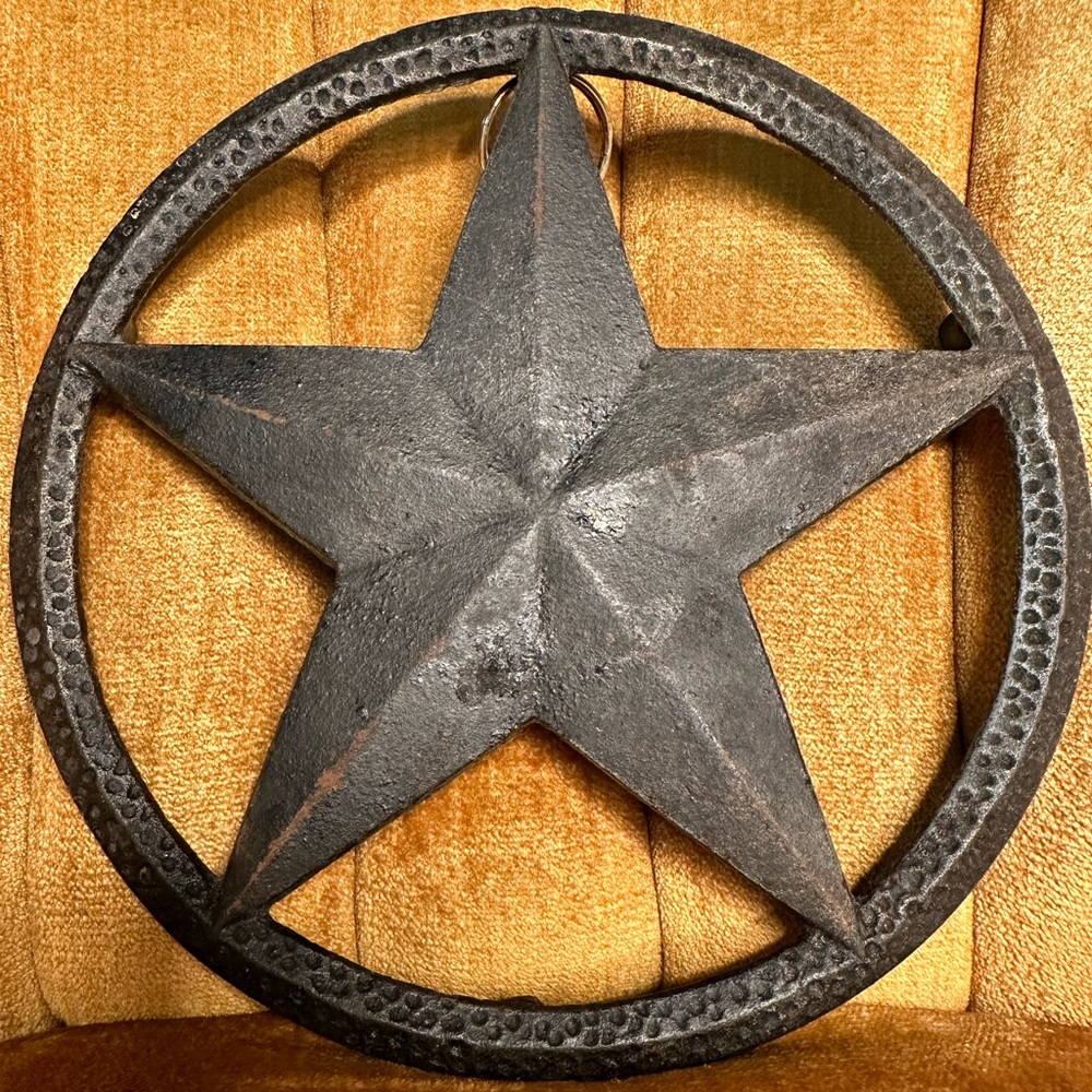 2013 Rustic Star Cast Iron Trivet or Ring for Hanging